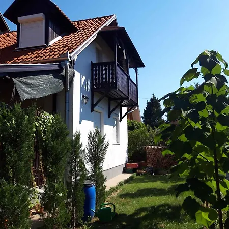 In 38456 Апартаменты Балатонсемеш